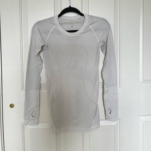 Lululemon White Swiftly Tech Long Sleeve Top Size 4✨